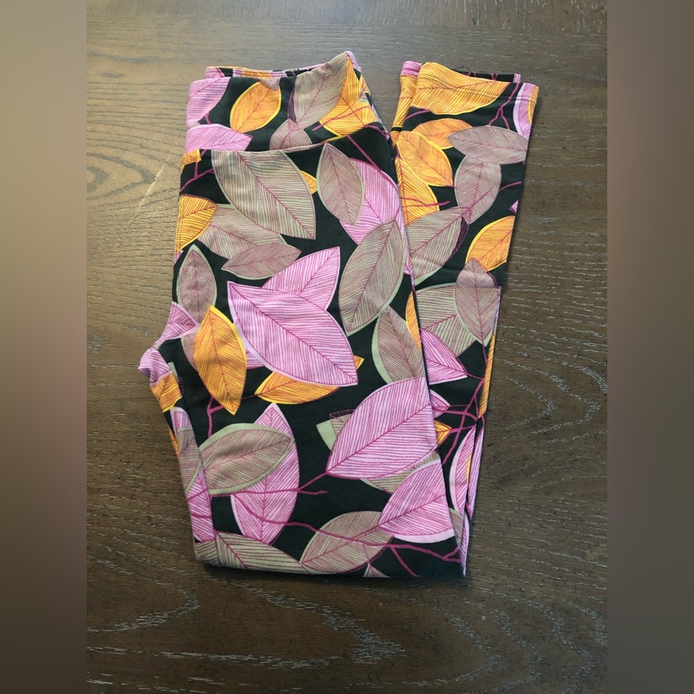 Brand New w/o tags Lula Roe O/S Leggings